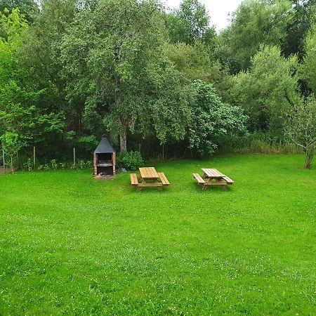 Alojamiento Con Jardin Y Barbacoa Onís Eksteriør bilde