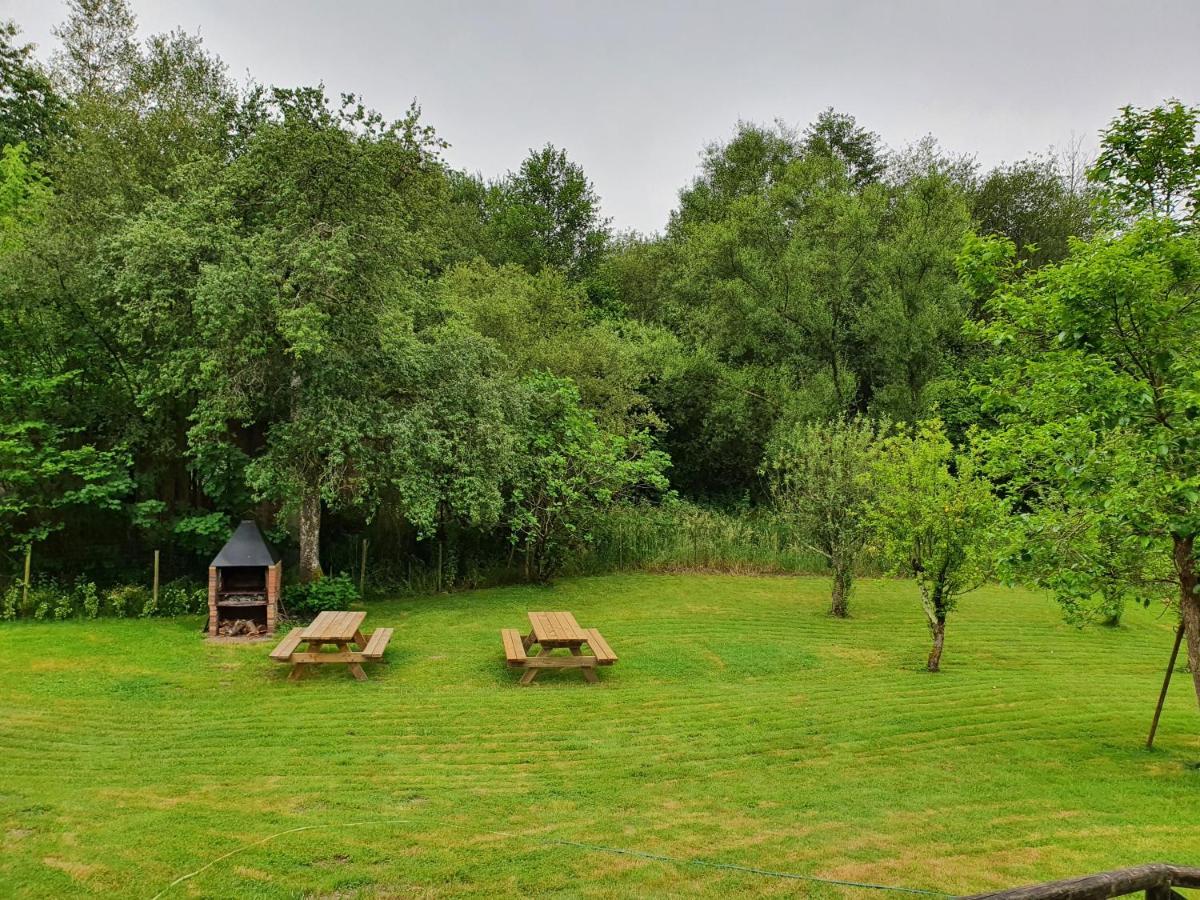Alojamiento Con Jardin Y Barbacoa Onís Eksteriør bilde