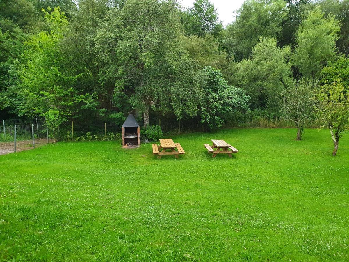 Alojamiento Con Jardin Y Barbacoa Onís Eksteriør bilde